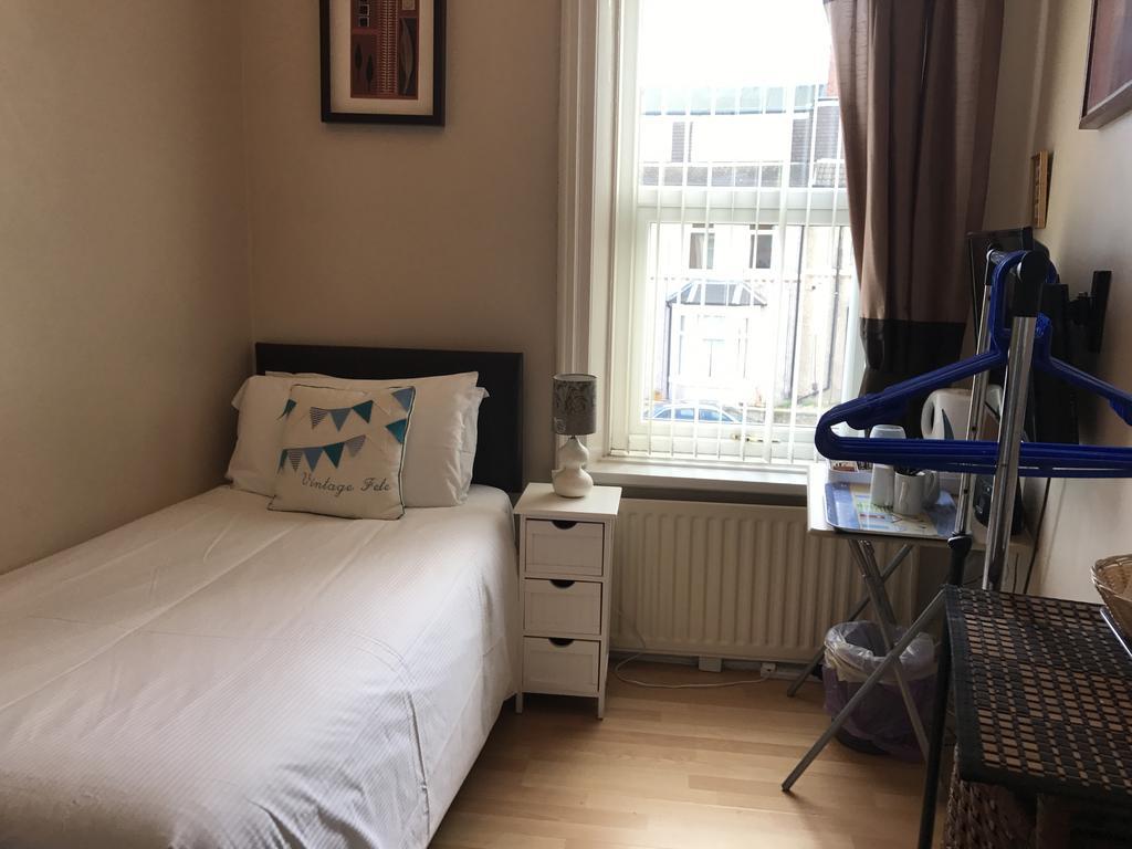 Lighthouse Guest House Whitley Bay Buitenkant foto