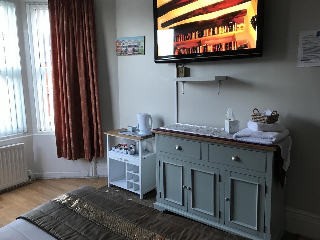 Lighthouse Guest House Whitley Bay Buitenkant foto