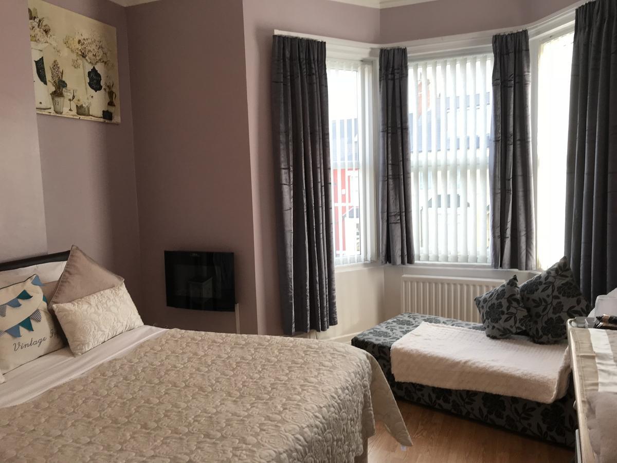Lighthouse Guest House Whitley Bay Buitenkant foto