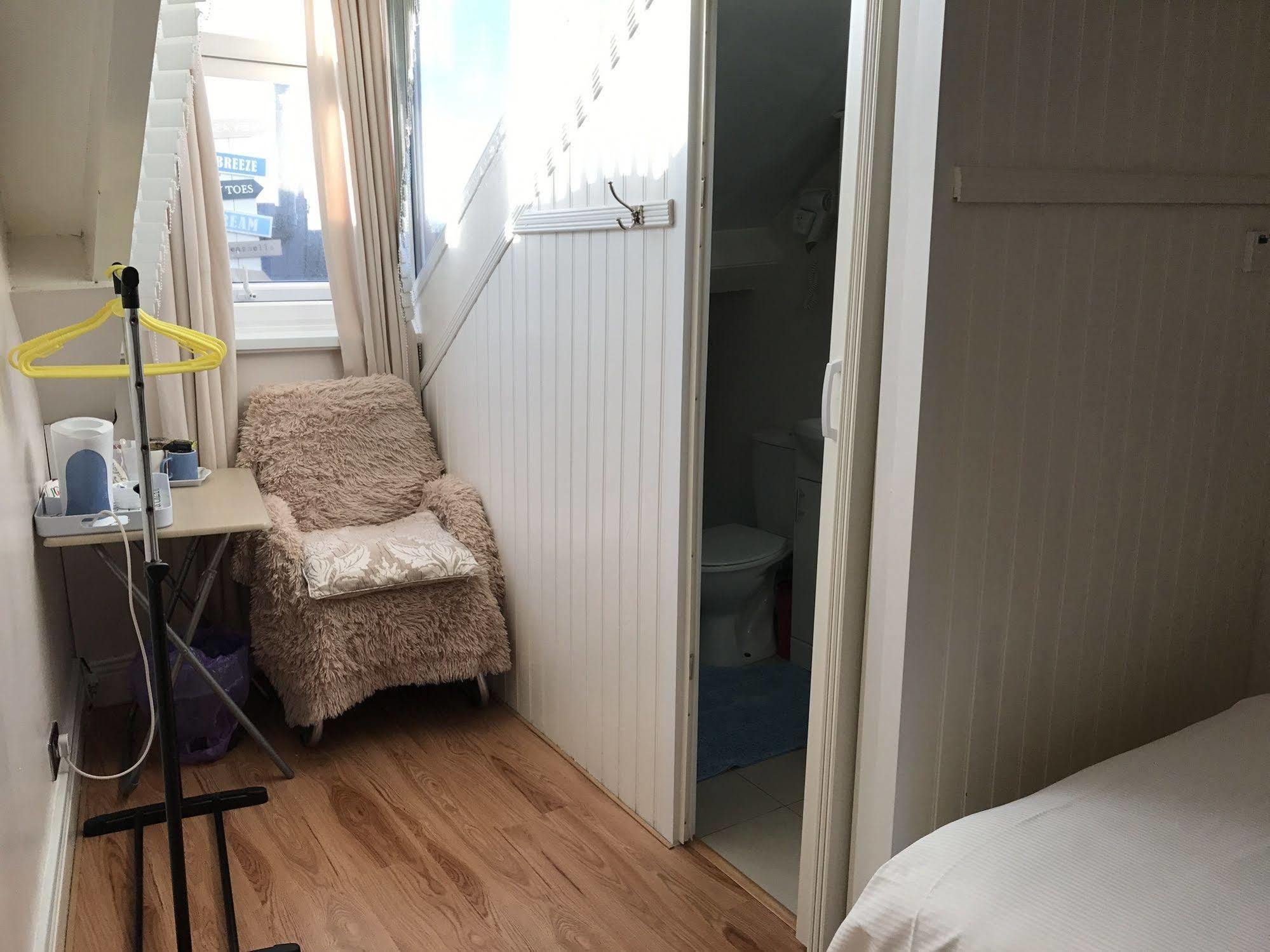 Lighthouse Guest House Whitley Bay Buitenkant foto